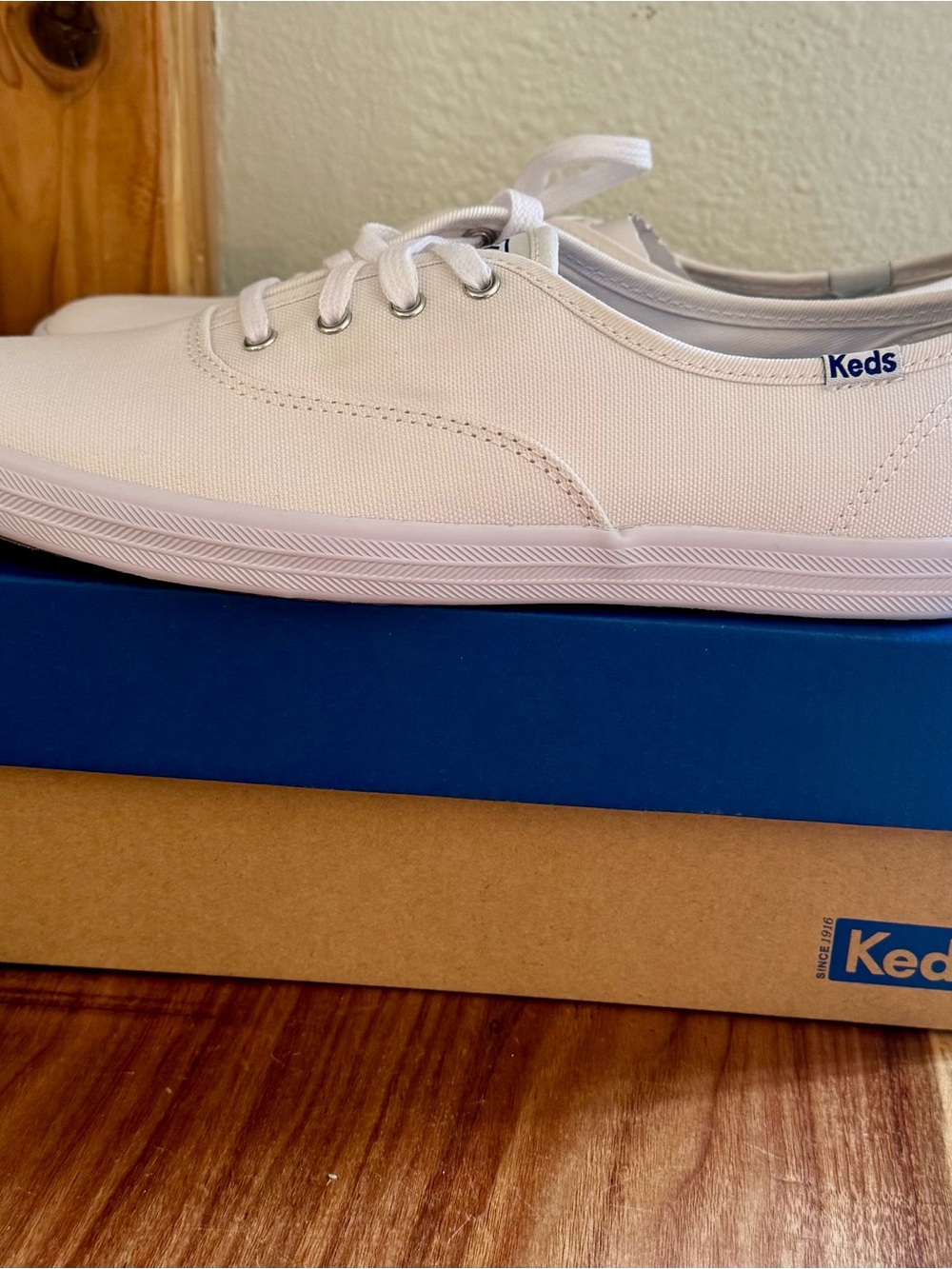 Keds Champion Originals Lace-Up - Women’s Size 8.5 - White - NWT - Picture 2 of 7